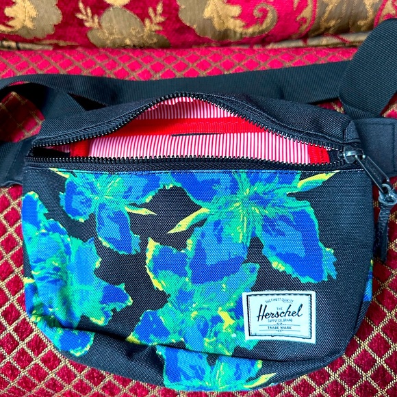 HERSCHEL SUPPLY FIFTEEN (BLACK/NEON FLORAL) CANVAS FANNY HIP PACK  NWOT - Picture 4 of 9